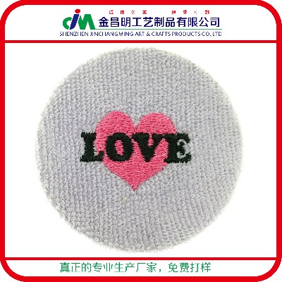 簡(jiǎn)約馬口鐵運(yùn)動(dòng)胸章 圓形足球卡通塑膠底徽章 超級(jí)女聲徽章定做
