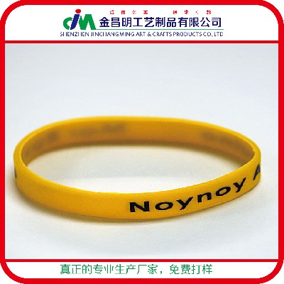 pvc軟膠字母手環(huán) 滴膠工藝制品定做 單位公司pvc韓版?zhèn)€性潮流定制